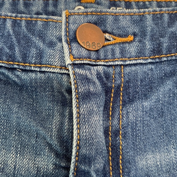 $9 CLEARANCE - Gap Sexy Boyfriend Fit Jeans - Picture 5 of 12